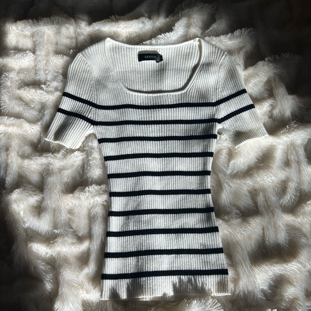 ZESICA White and Black Striped Ribbed Stretchy Top